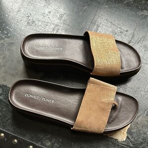 Donald J Pliner slides